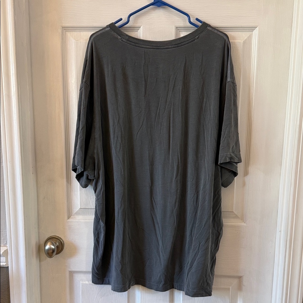 Fabletics 24/7 Tee - Picture 2 of 3